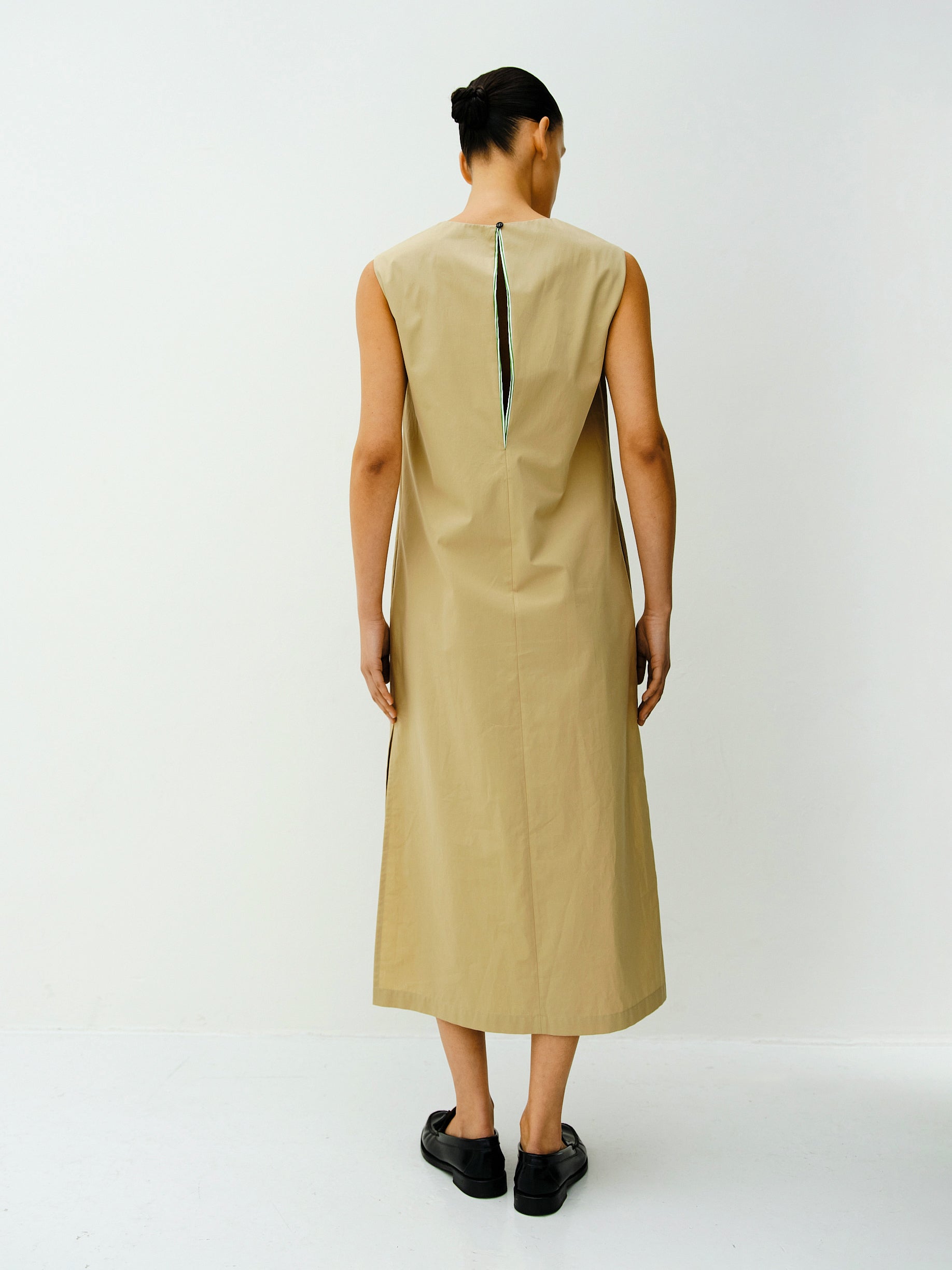 DAY DRESS / ALMOND MILK