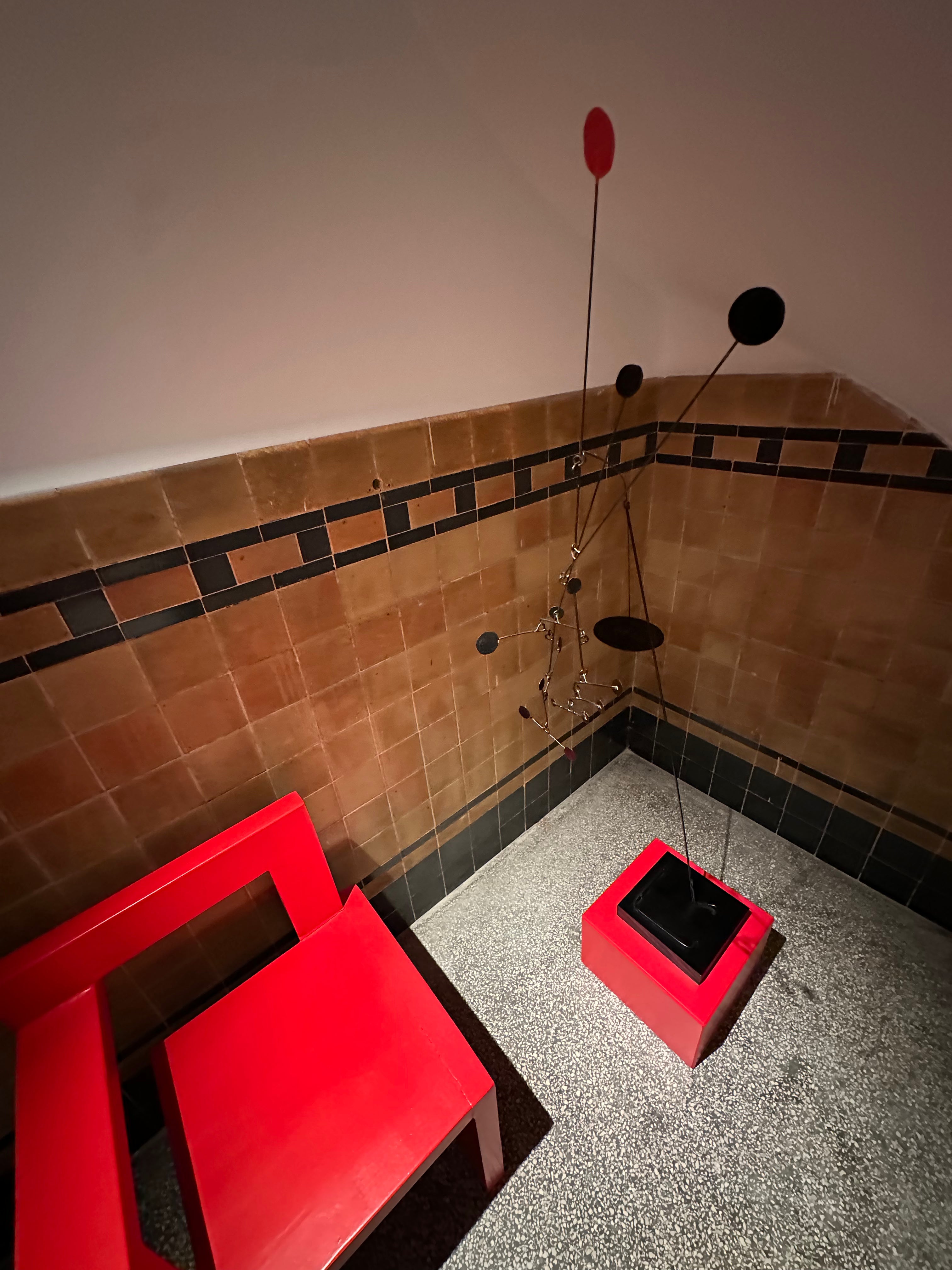 SAN MING MOBILE / BLACK CIRCLES