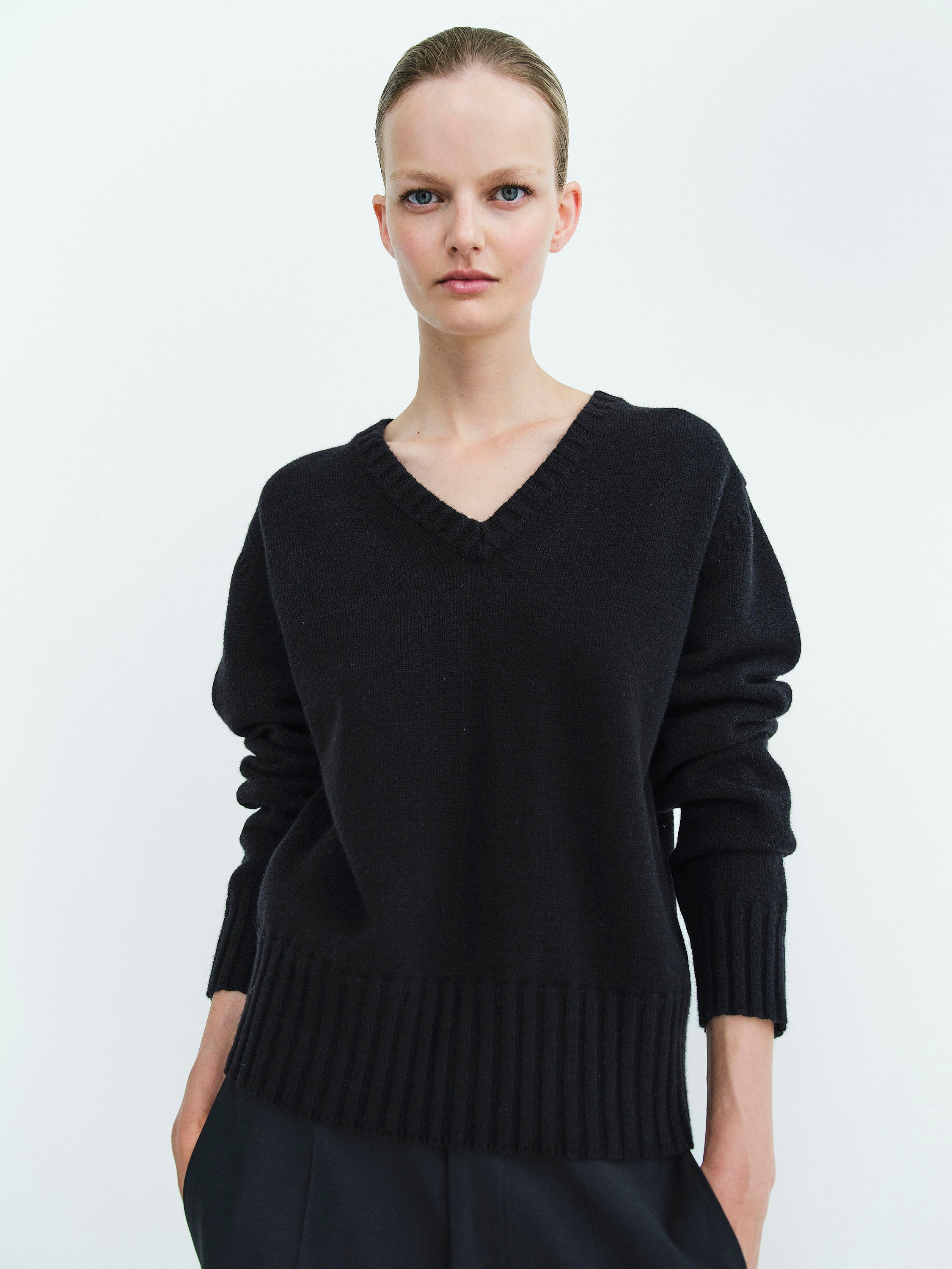 LOUISA JUMPER / BLACK