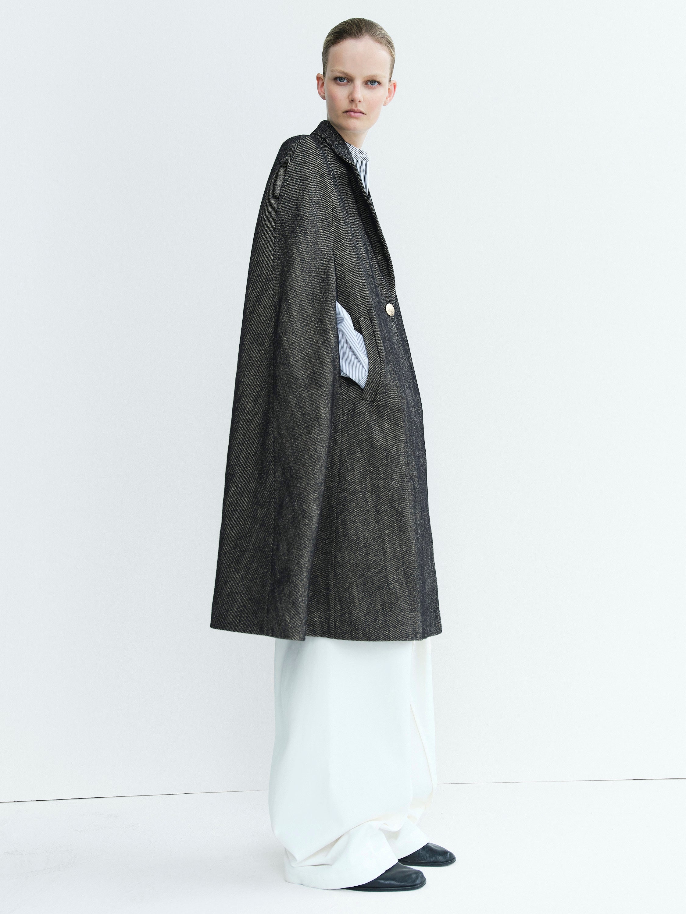 CAPE COAT / BLACK TEA
