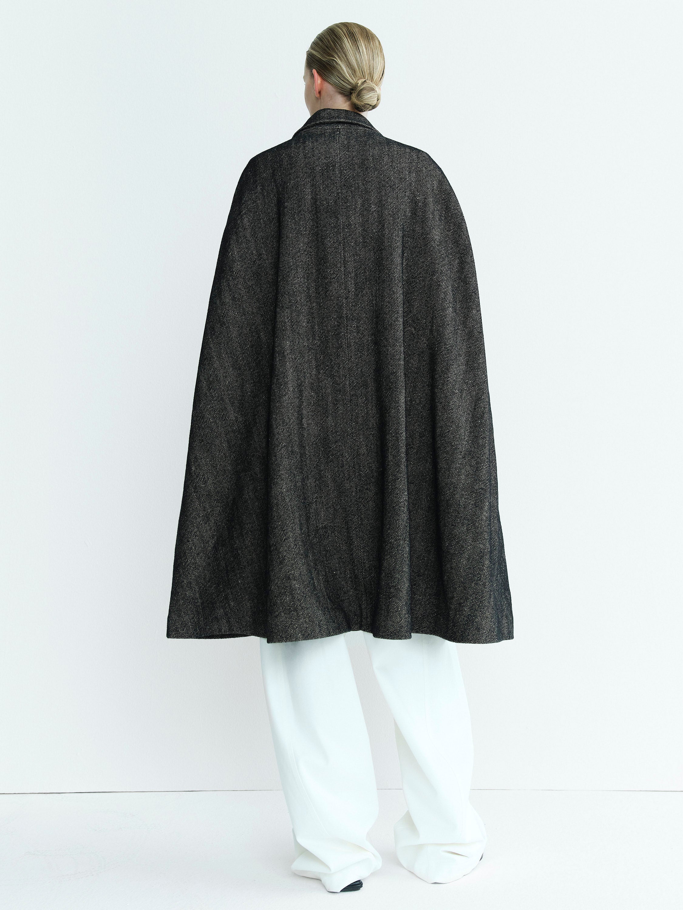 CAPE COAT / BLACK TEA