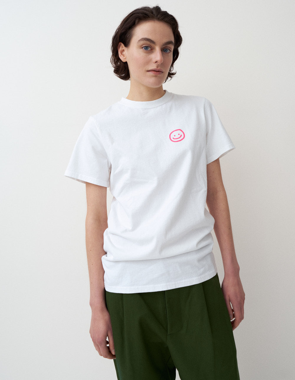 HAPPY TEE / WHITE-NEON PINK