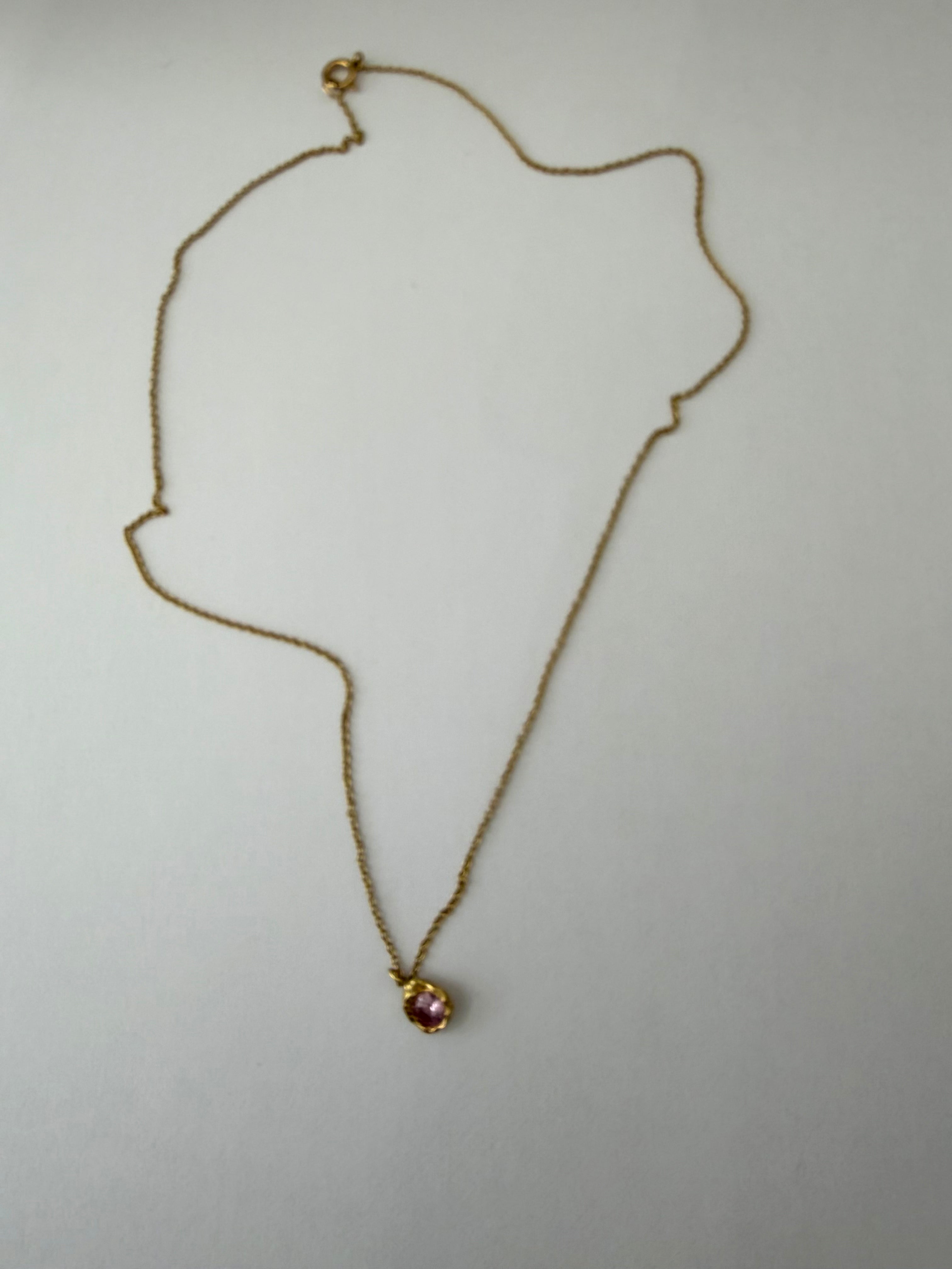ELHANATI, SOLITAIRE PINK 3,5 SAPPHIRE DROP 18K GOLD NECKLACE