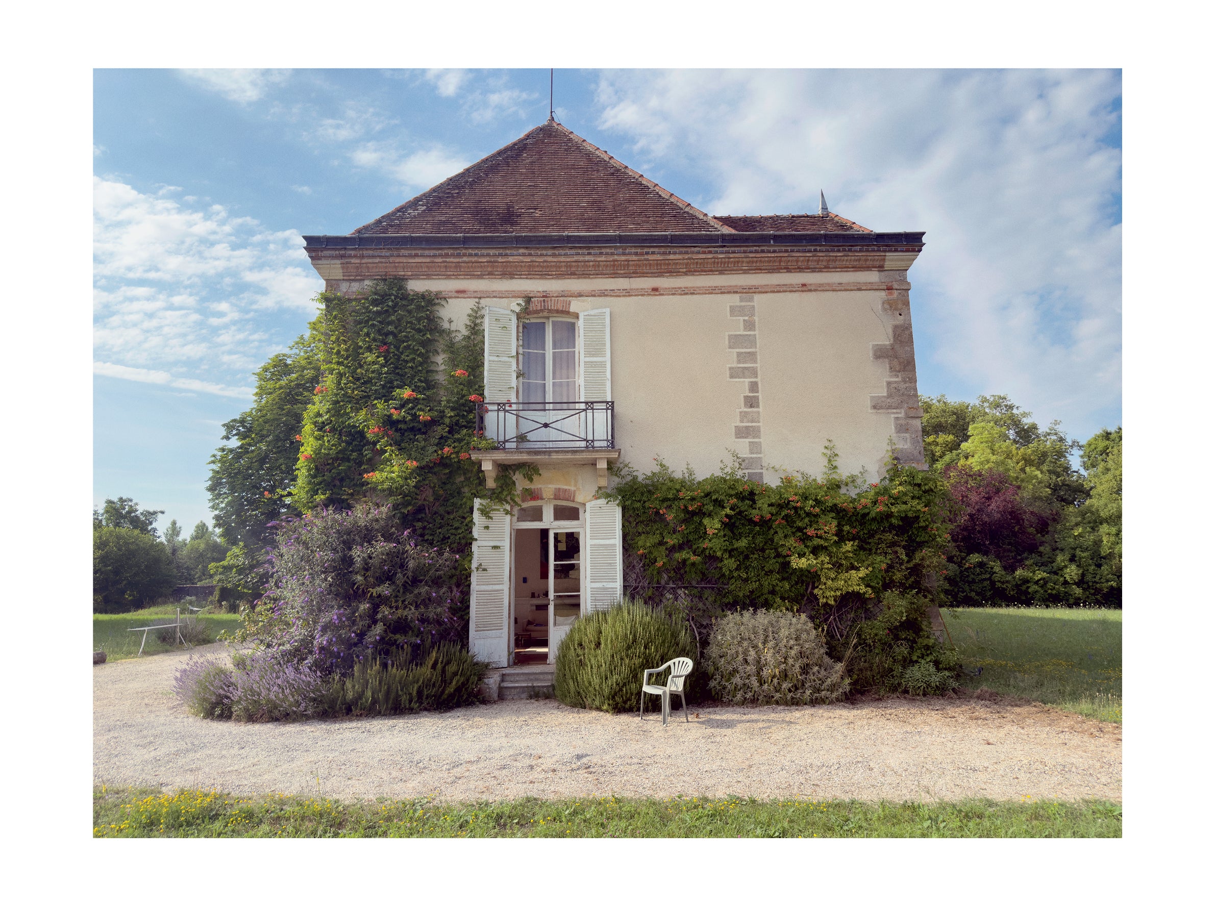 RIKA STUDIOS PAPER NO.8