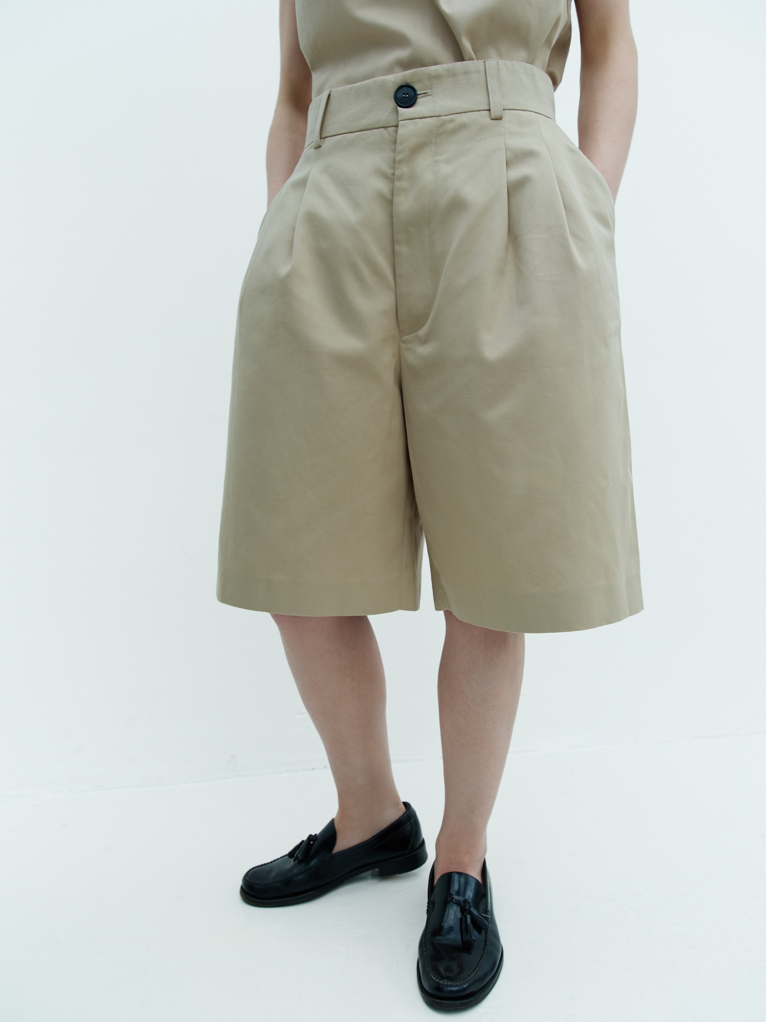 ONASSA SHORTS / KHAKI