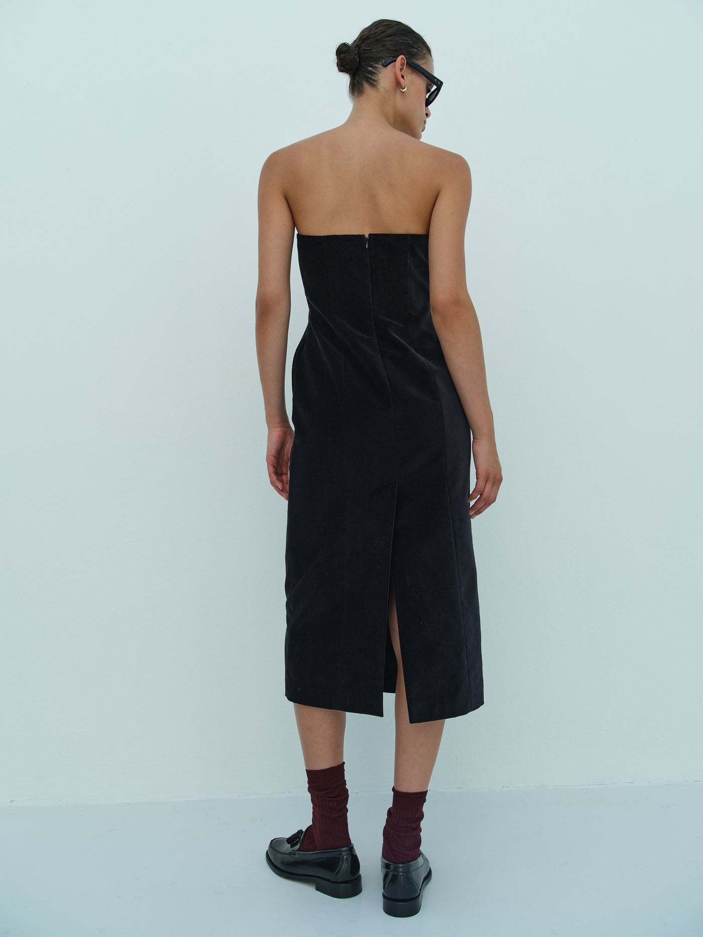 APPLE DRESS / BLACK VLVT – RIKA STUDIOS APPLE DRESS / BLACK VLVT – RIKA STUDIOS