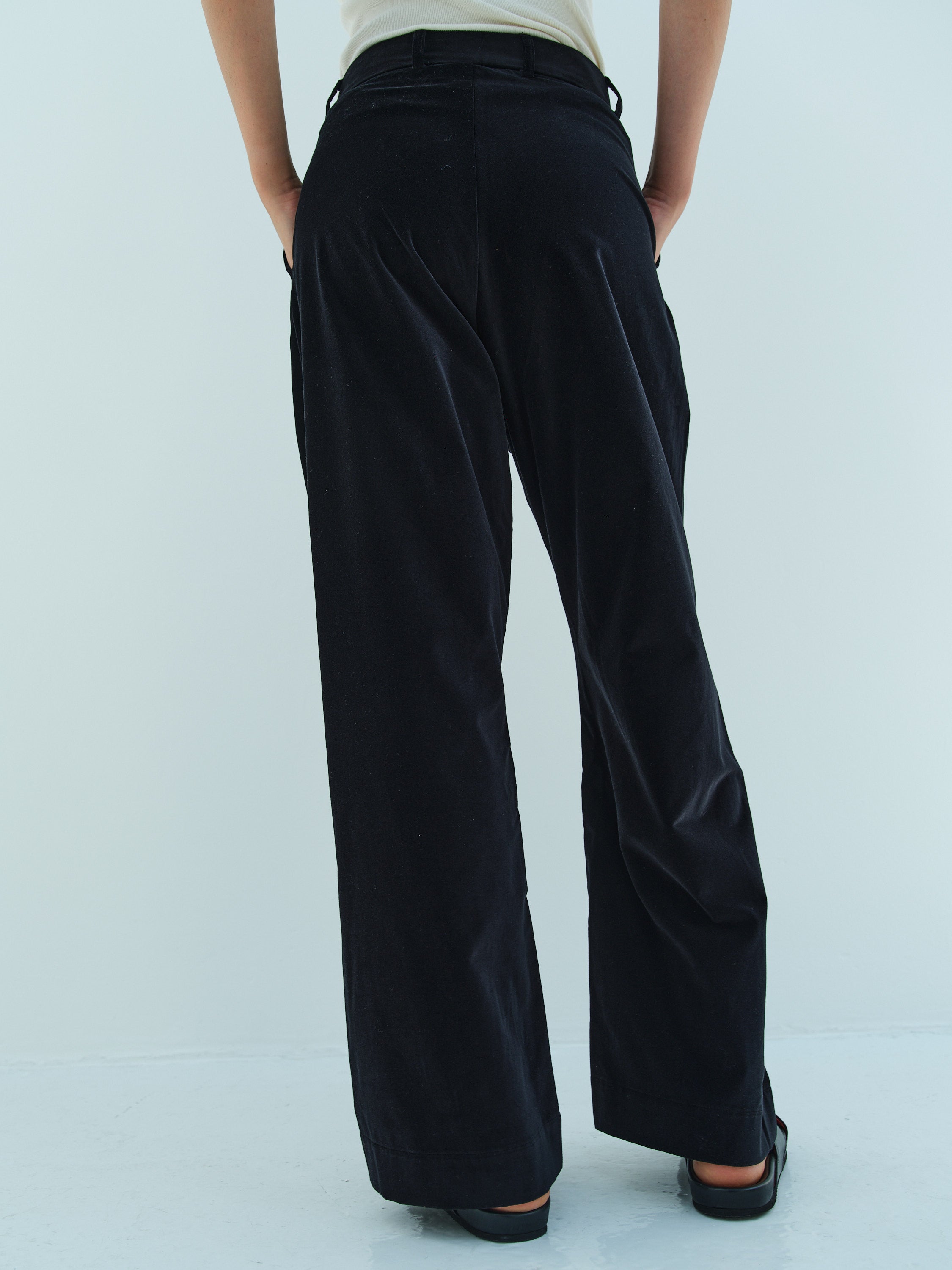 ROWAN PANTS / BLACK VLVT