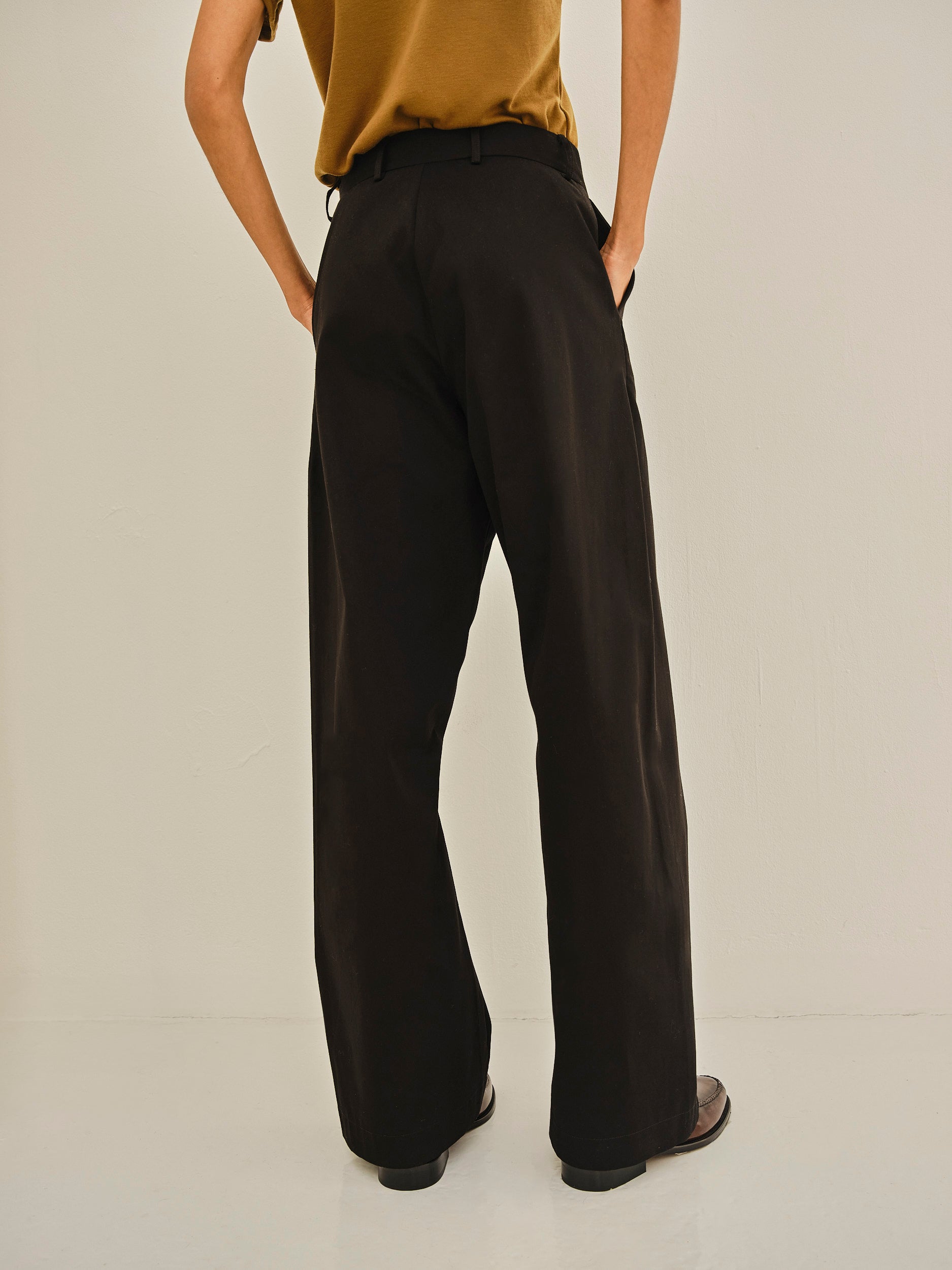 ROWAN PANTS / BLACK COATED