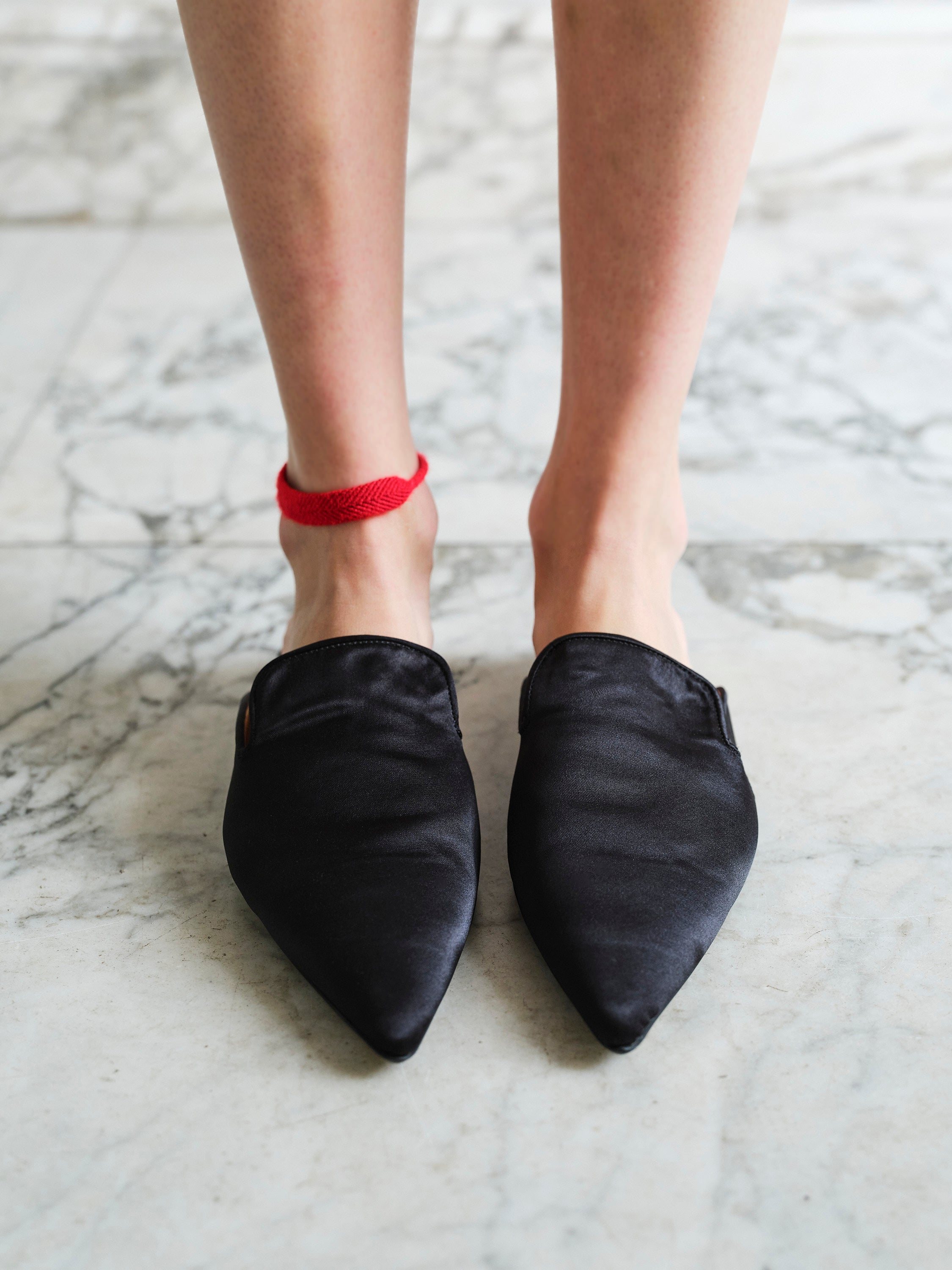 SOPHY SLIPPERS / BLACK