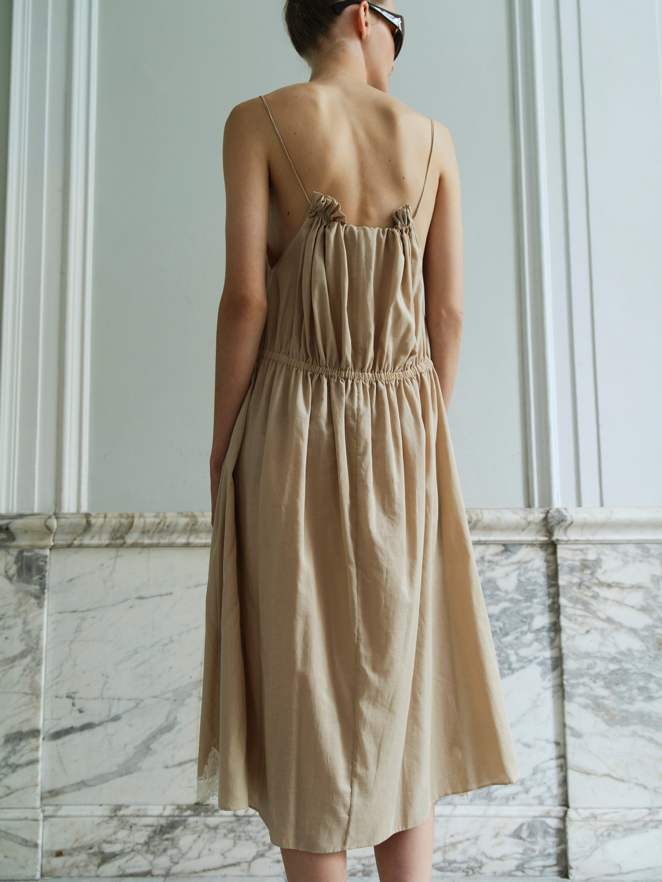 LACE CORSICA DRESS / DUNE POPLIN