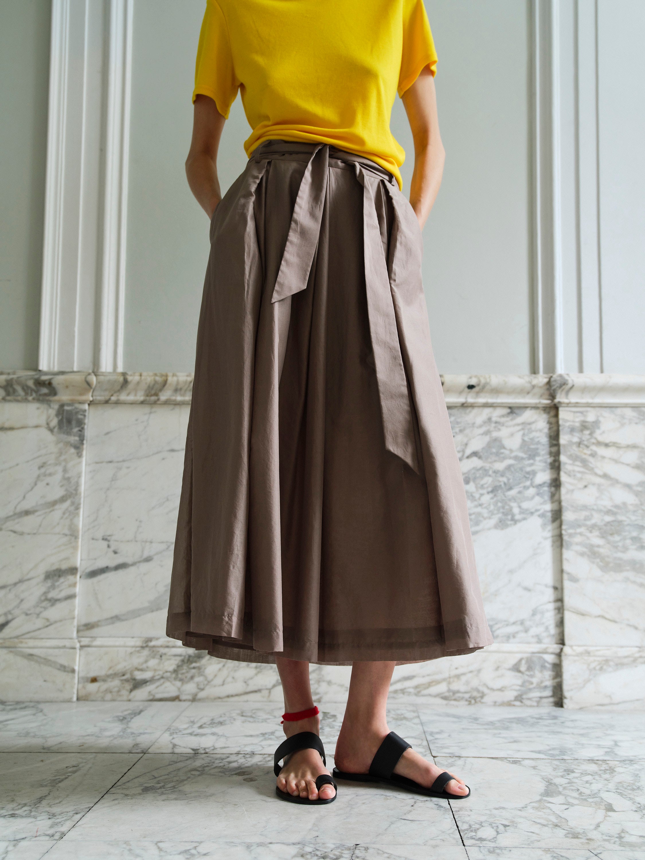 ROSE SKIRT / TAUPE