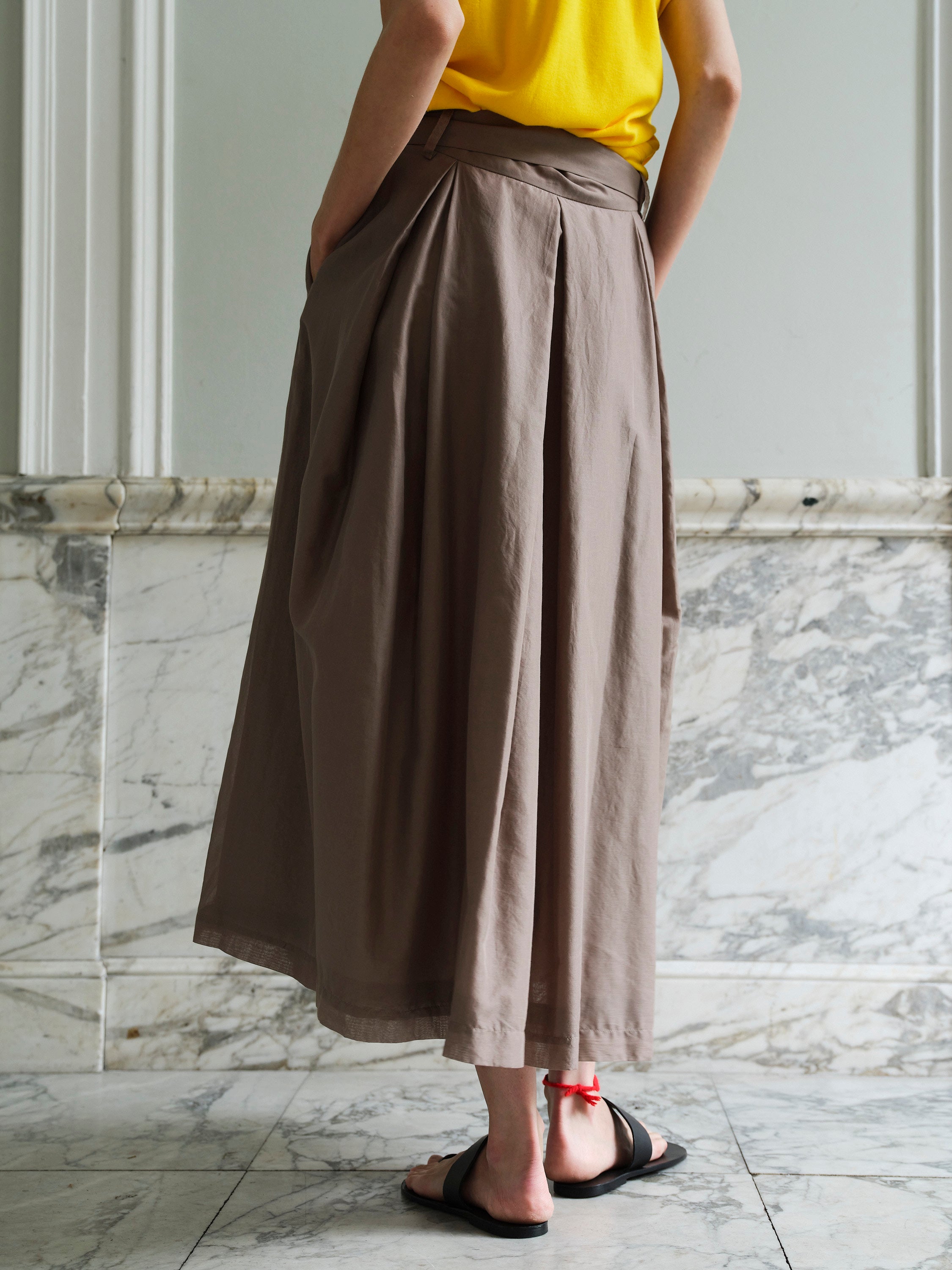 ROSE SKIRT / TAUPE