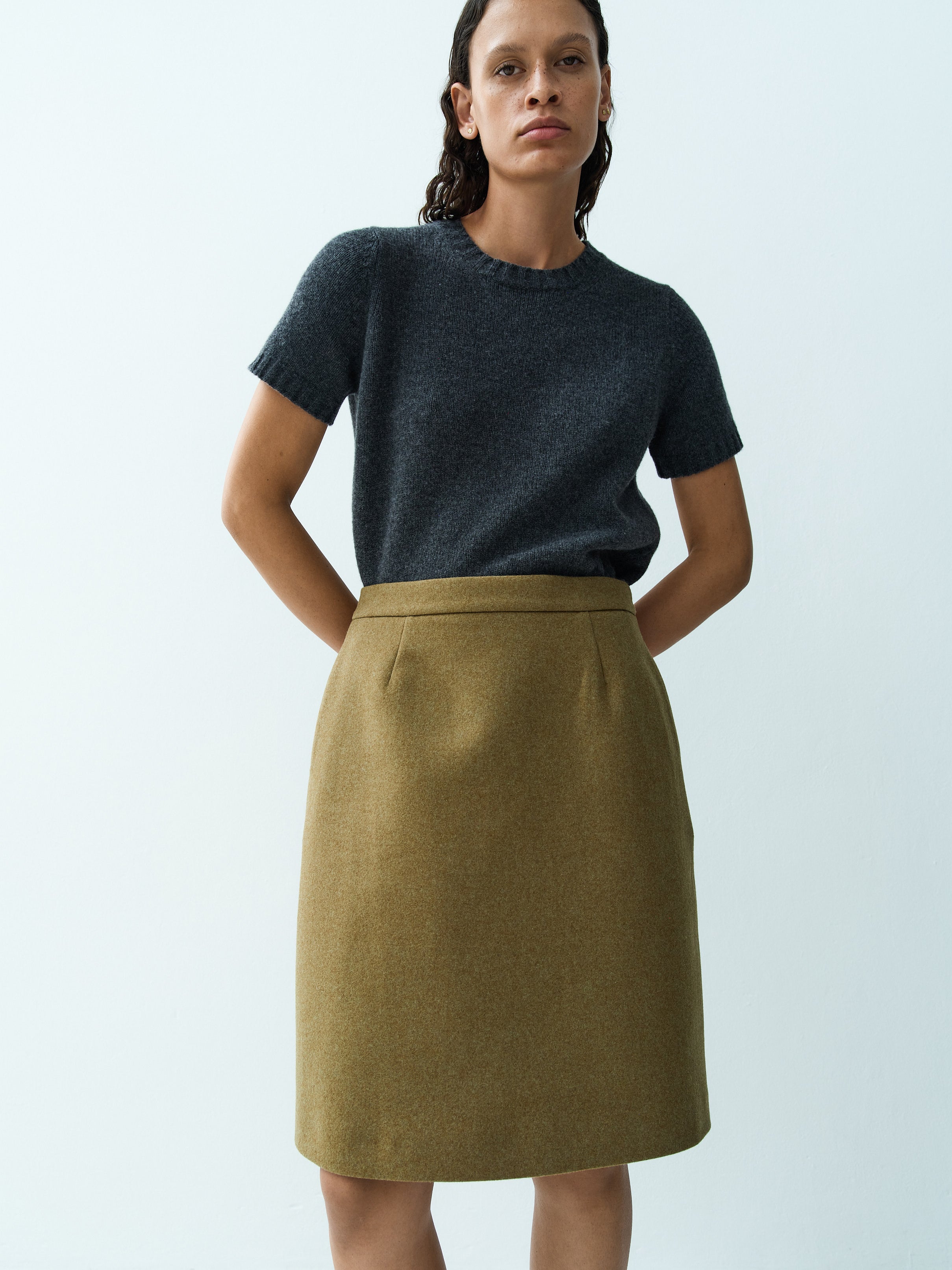 AIVITA SKIRT / KHAKI GREEN