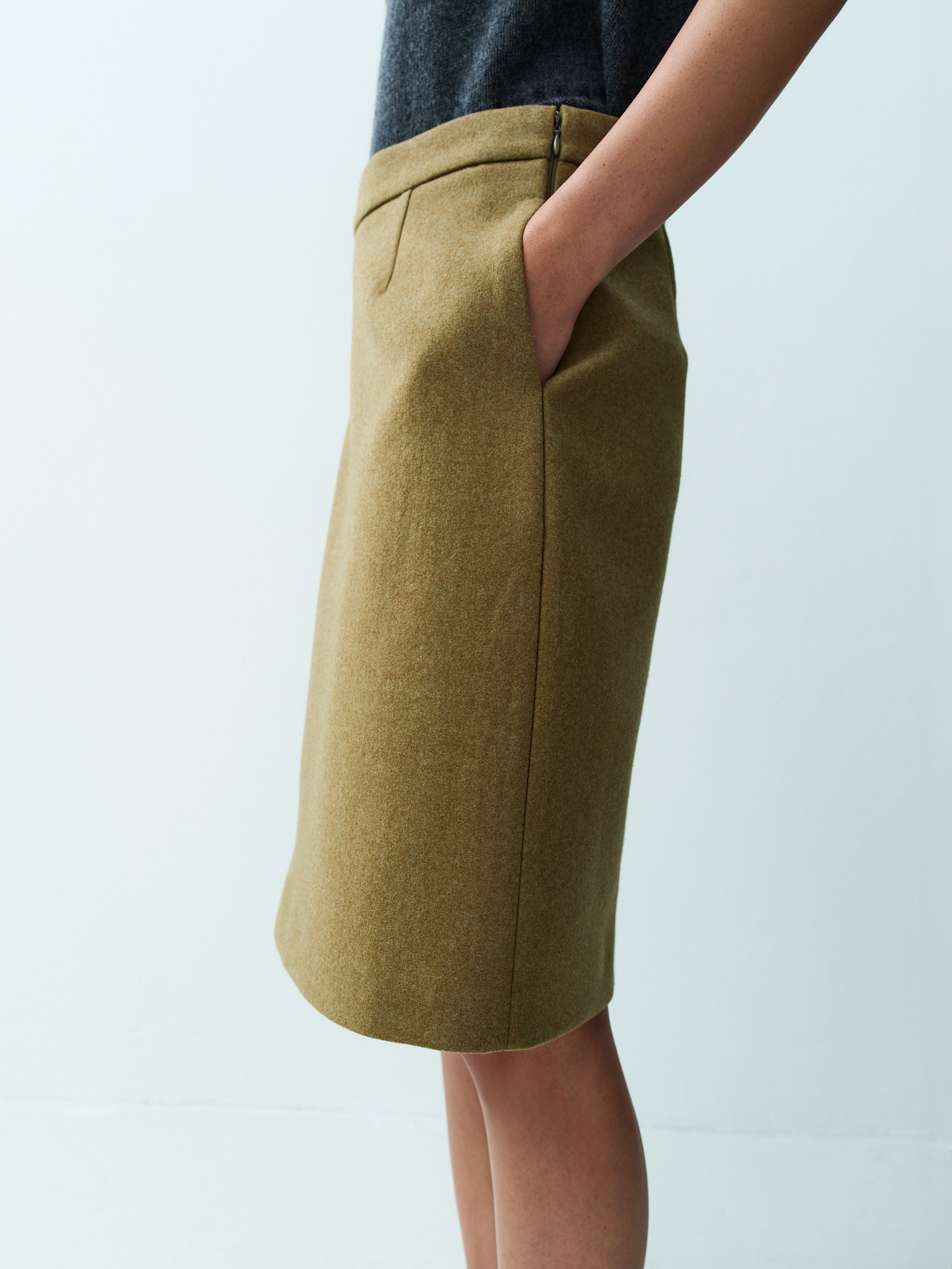 AIVITA SKIRT / KHAKI GREEN