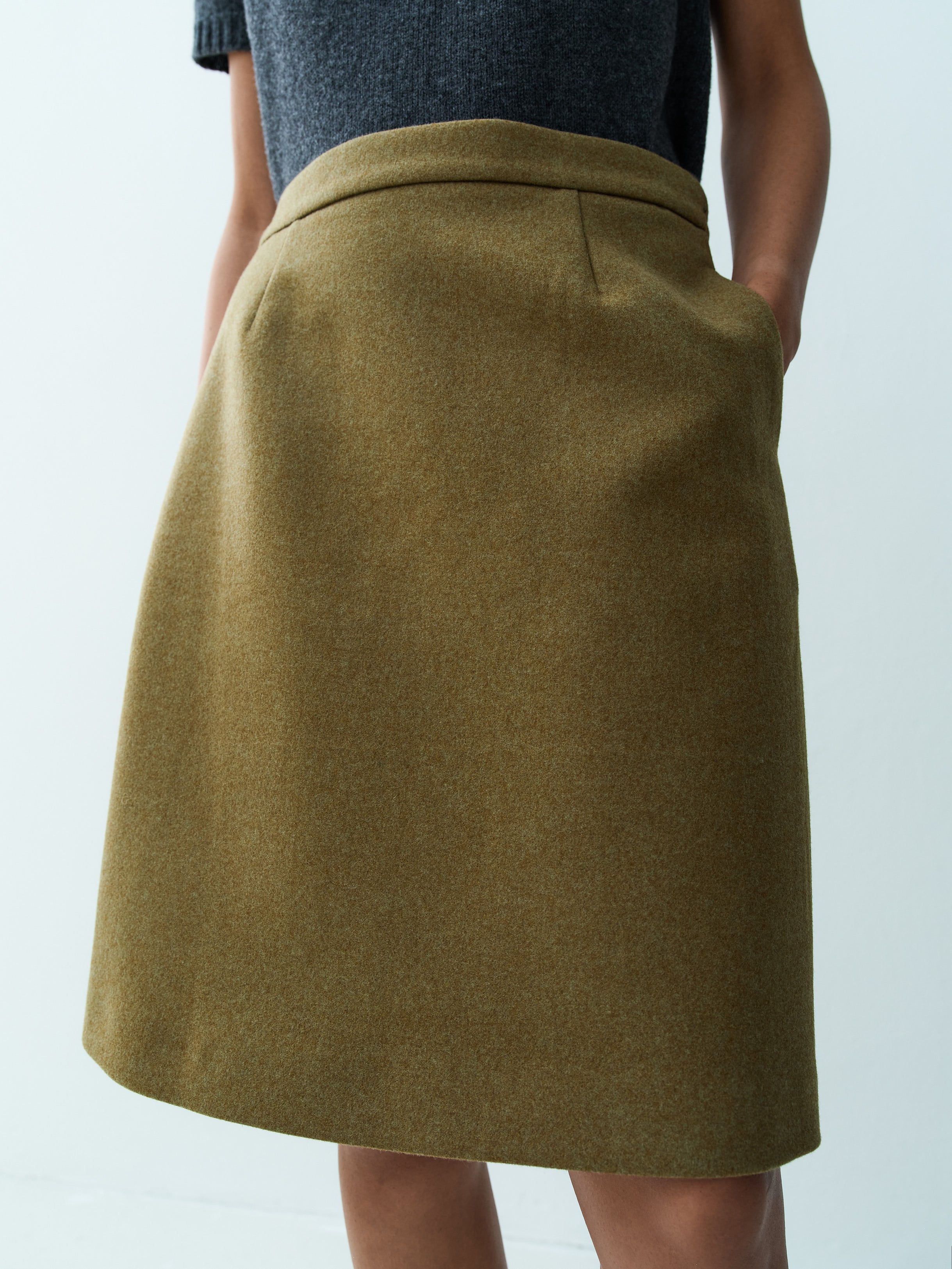 AIVITA SKIRT / KHAKI GREEN