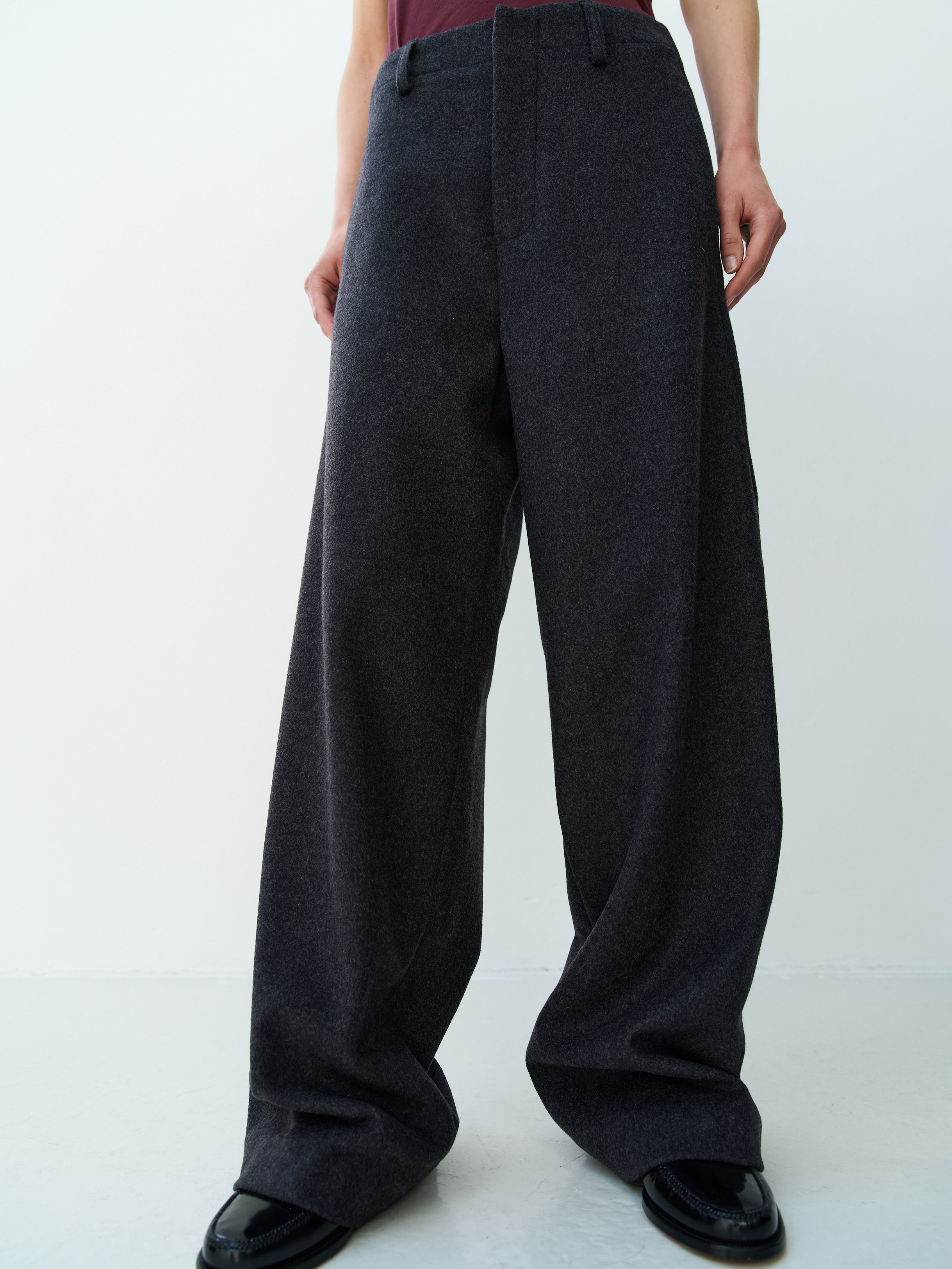 KIM PANTS / GREYISH