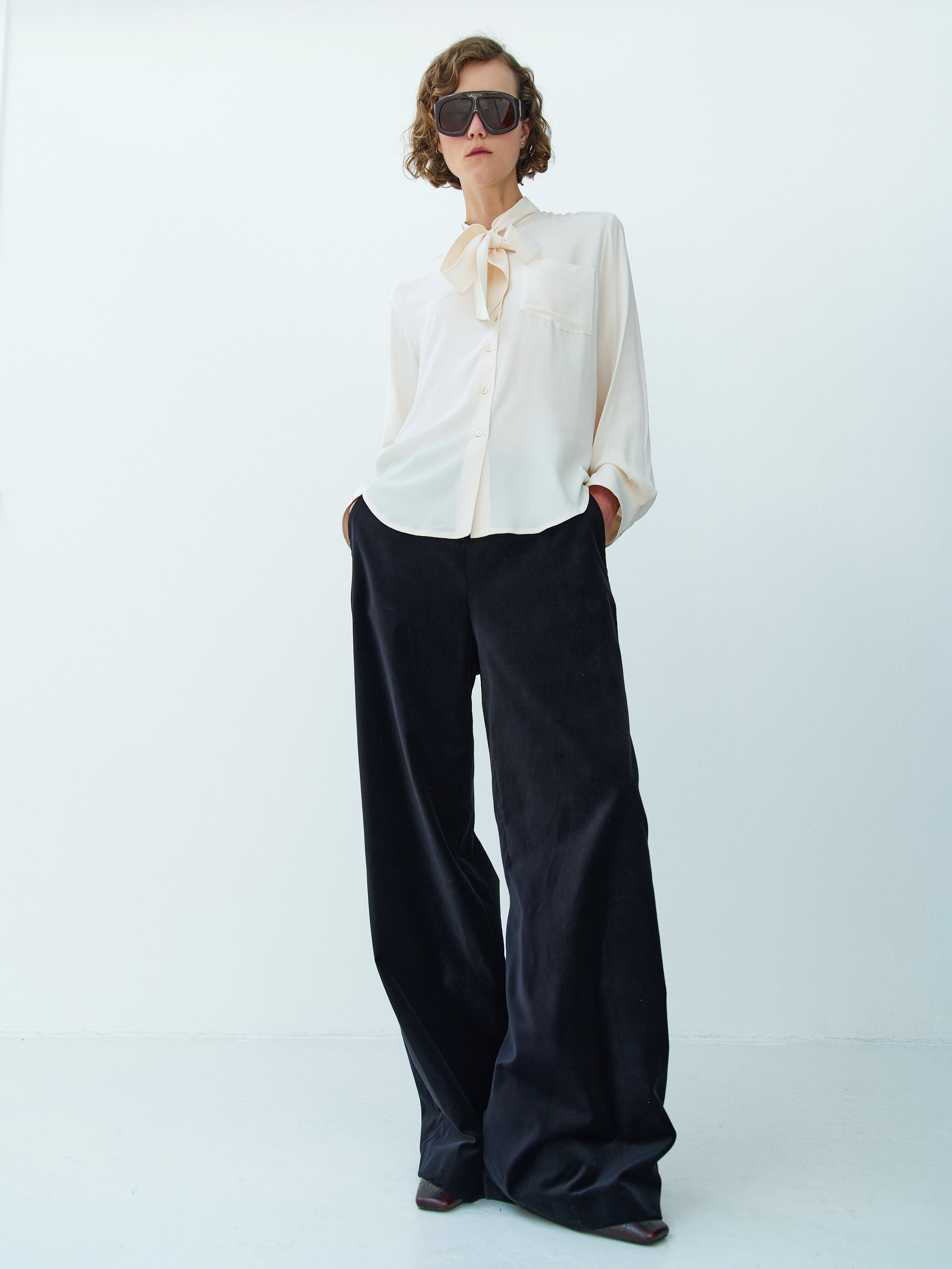 ROBIN PANTS / BLACK VLVT