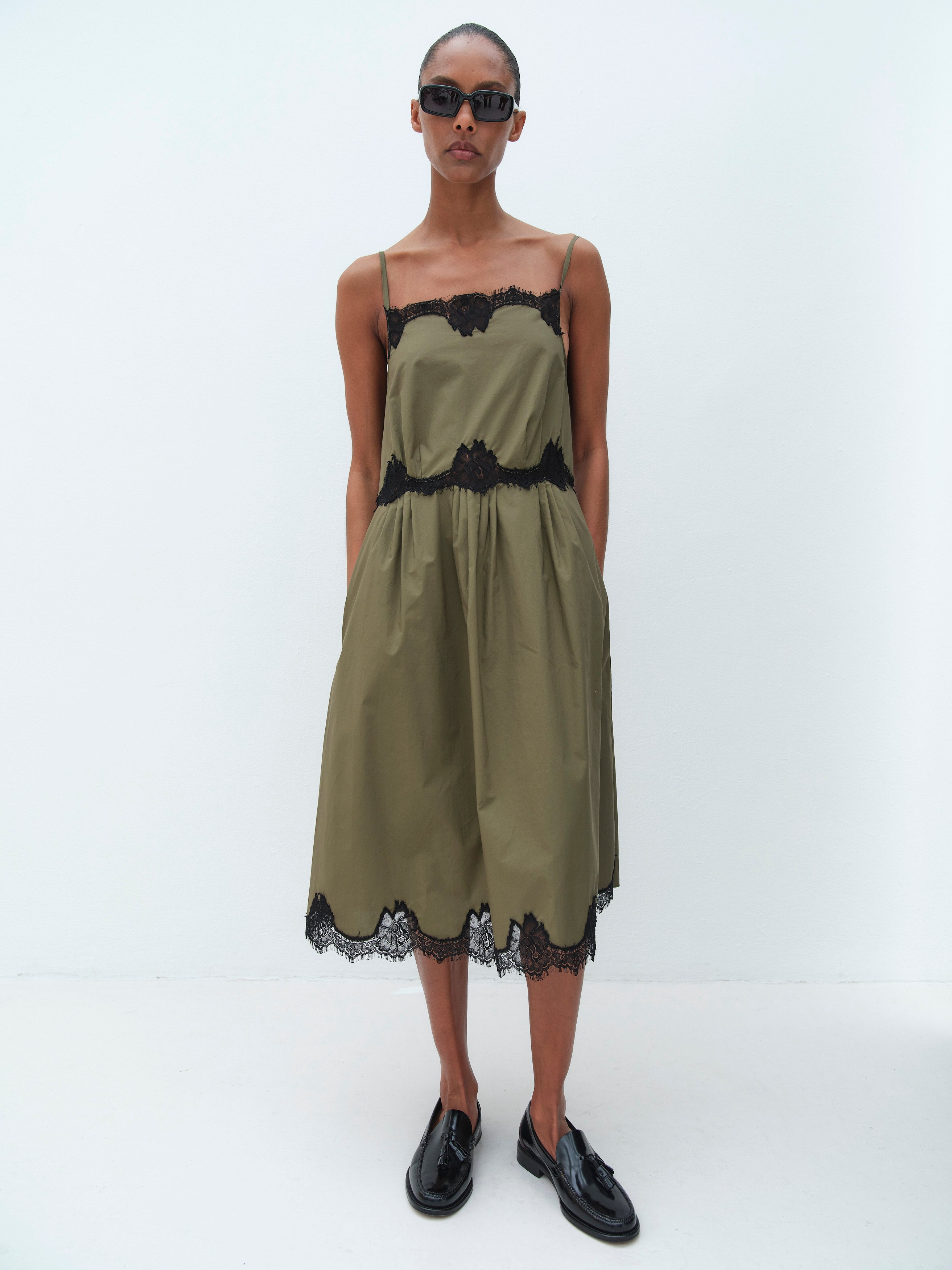 LACE CORSICA DRESS / OLIVE