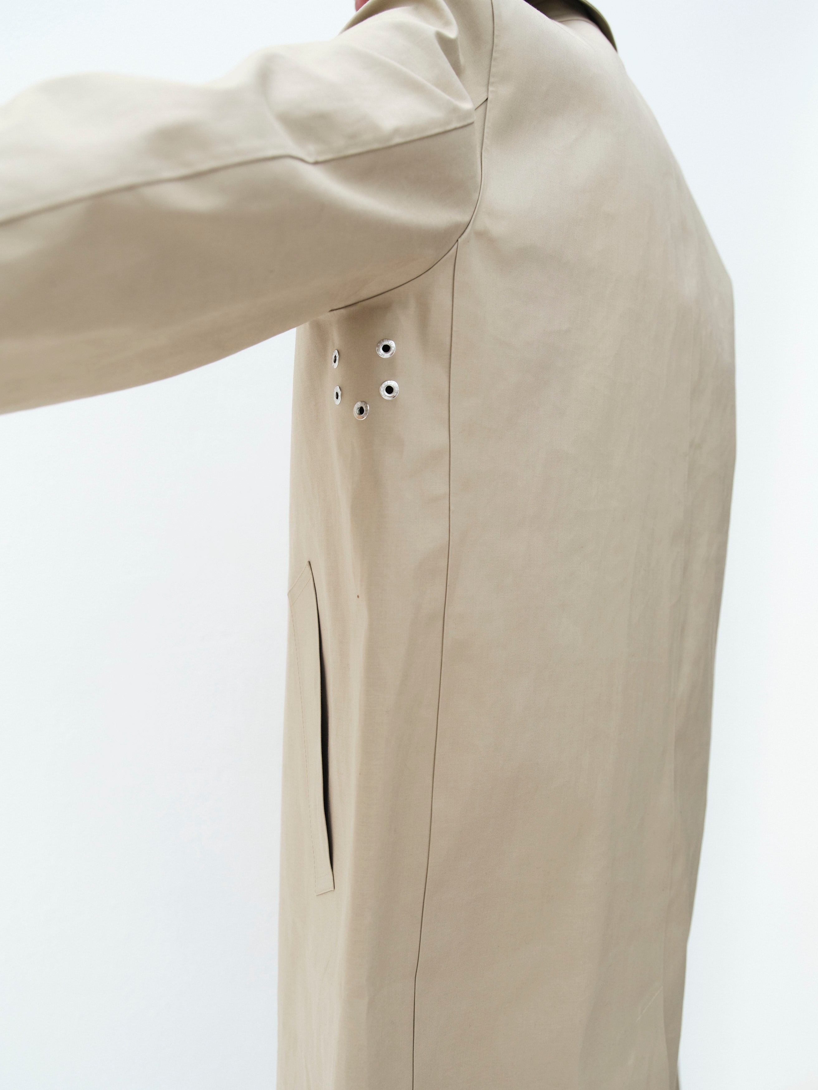 RIKA STUDIOS X MACKINTOSH, PARK AVENUE COAT / FAWN