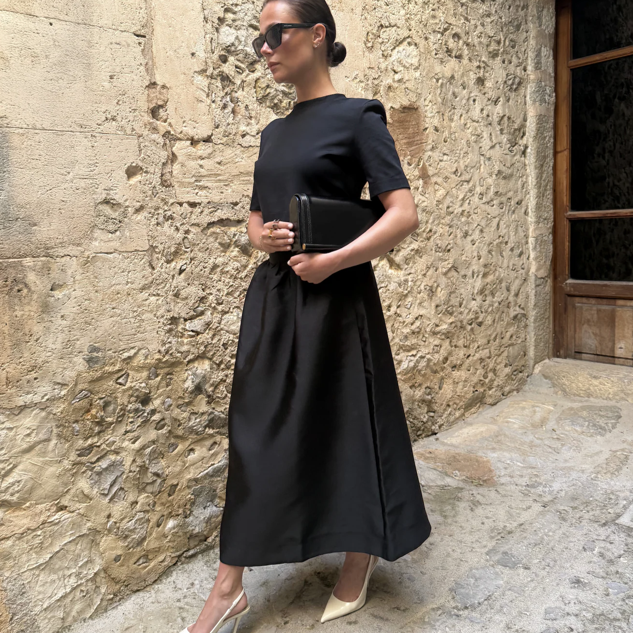 TEMPLE / BLACK SHINY-GOLD