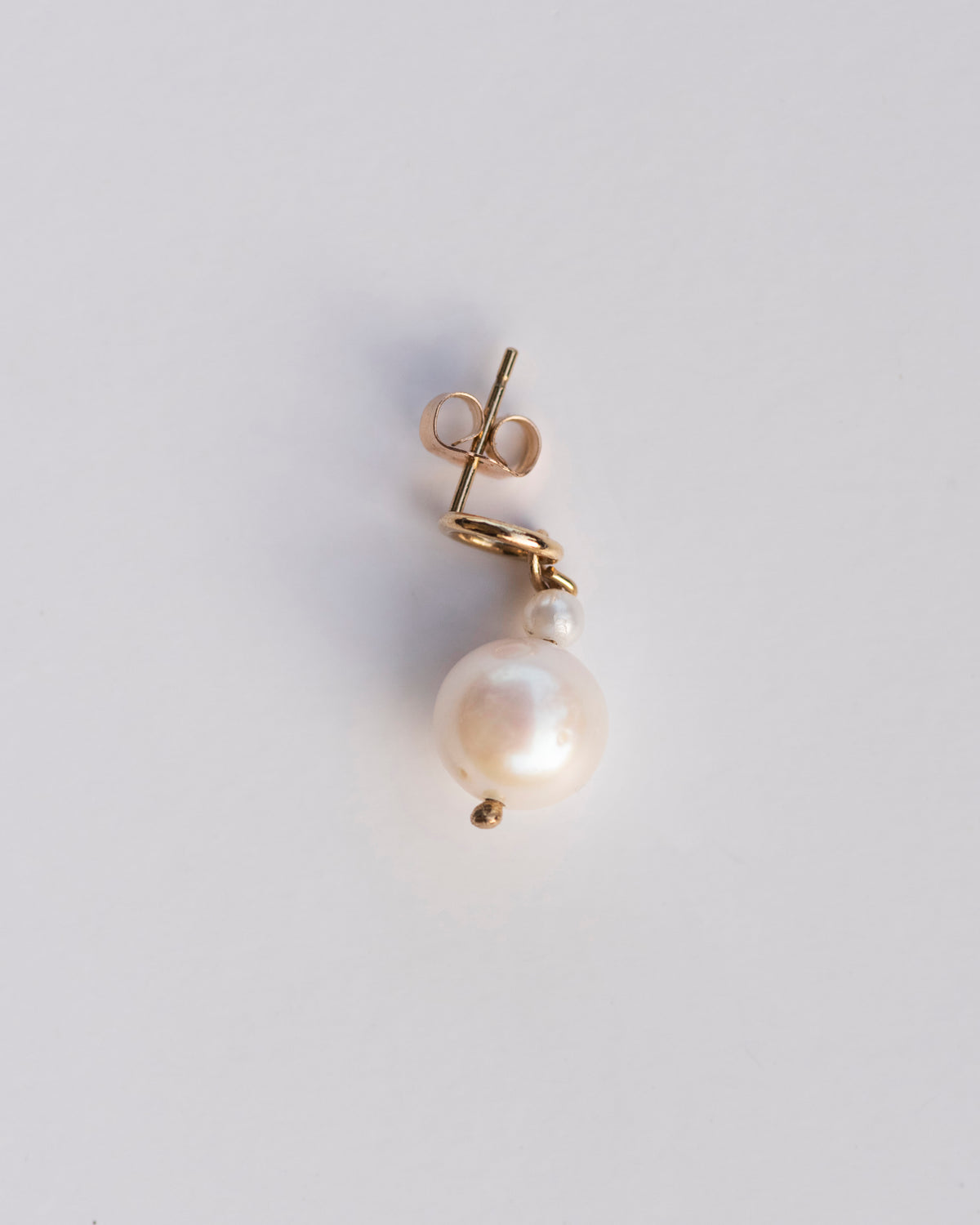 MARICHELLE / PEARL CIRCLE EARRING