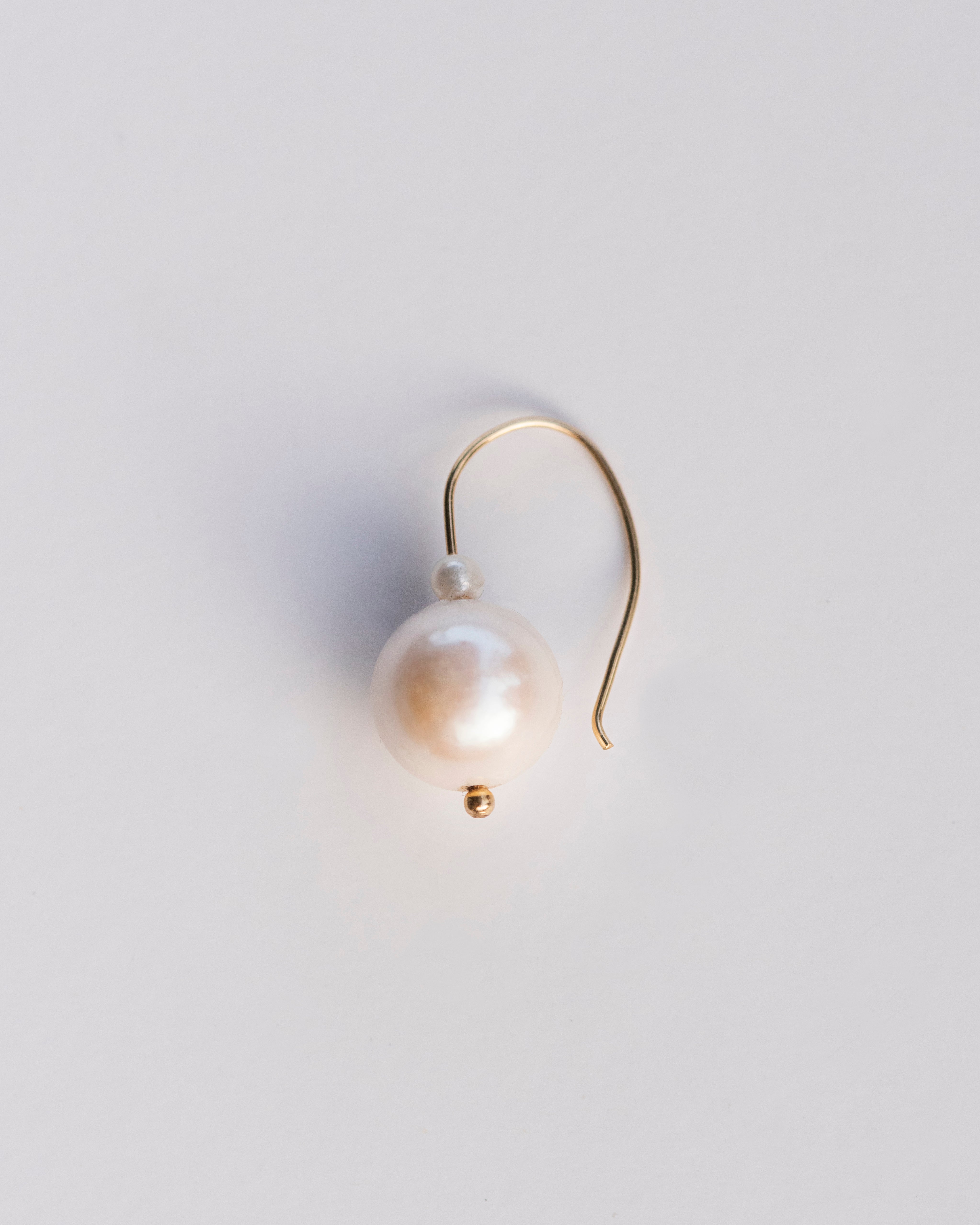 MARICHELLE / PEARL EAR HOOK